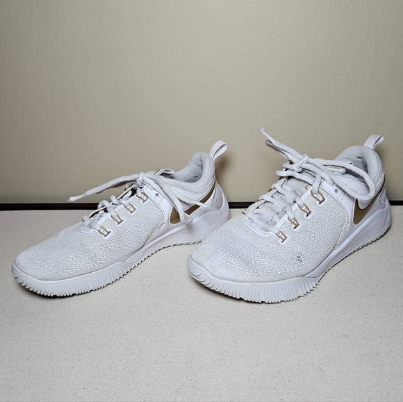 Nike Air Zoom Hyperace 2 Volleyball Shoes White/Gold Youth 6Y (W 7–7.5) - Picture 1 of 12